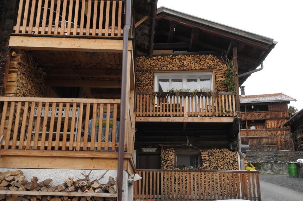 Bnb Hasatrog Jenaz Exterior photo