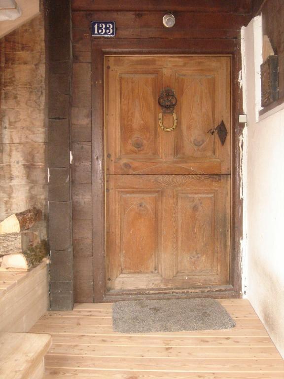 Bnb Hasatrog Jenaz Exterior photo